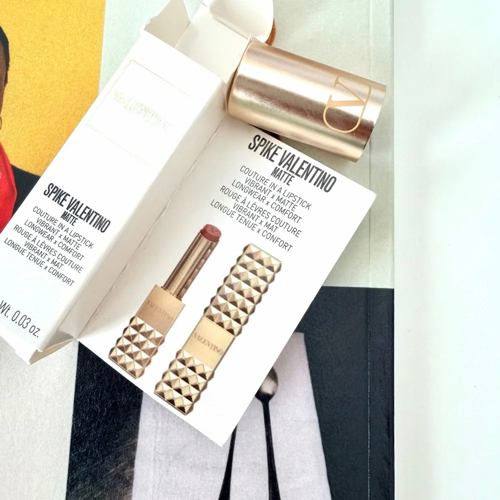 VALENTINO Spike Valentino‎ Buttery Matte Lipstick 134R